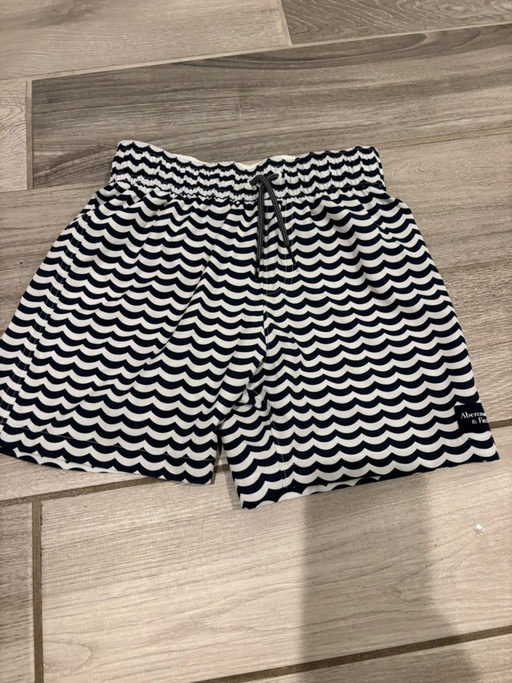 Abercrombie & Fitch Navy and White Scallop Swim Shorts